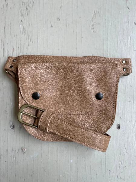 Ceinture pochette Amaru Tan en cuir recyclé
